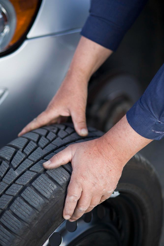 Yıldırım Oto Lastik 7/24 mobil lastik hizmeti